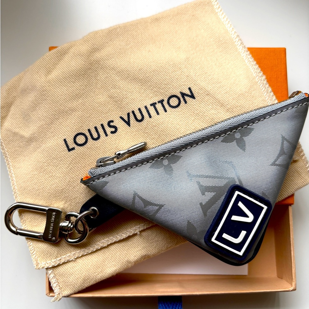 Louis Vuitton triangle key pouch limited edition titanium monogram canvas gray
